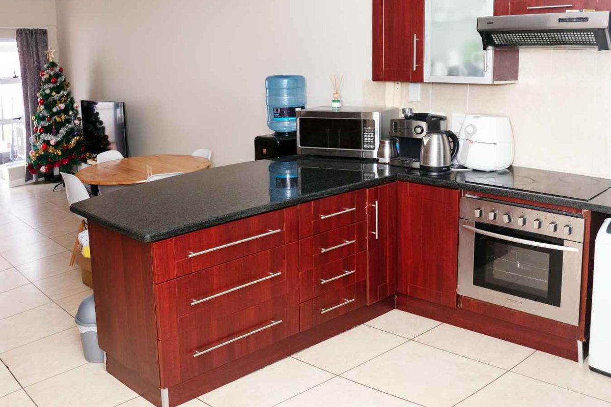 Comfortable Living - Photo 3