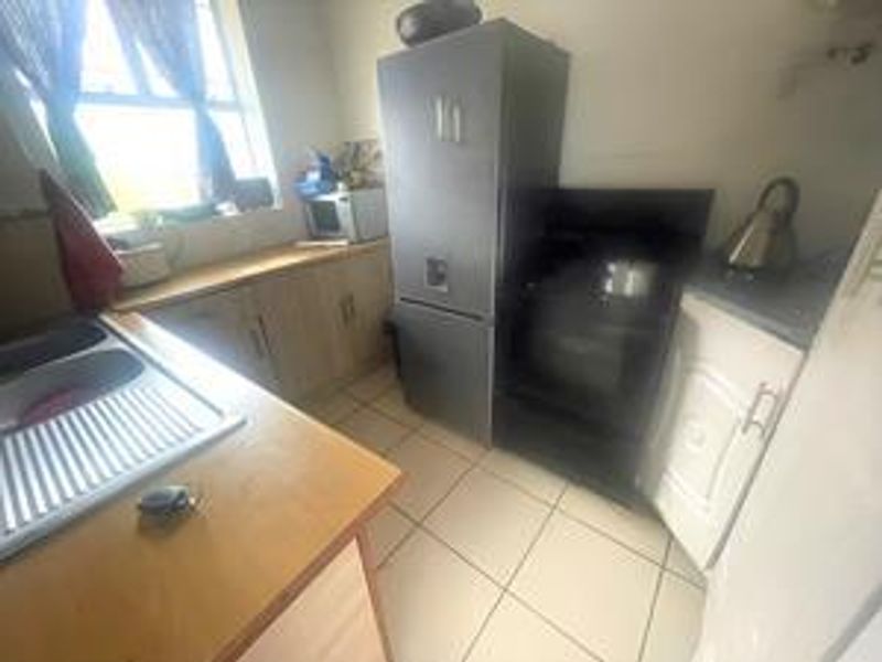 Prime Location: Easy Access to Gautrain & More! - Photo 4