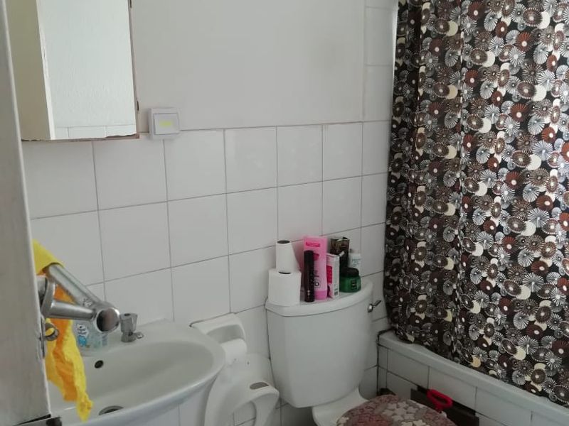 2 Bedroom Apartment / Flat for Sale in Lakefield - Photo 10