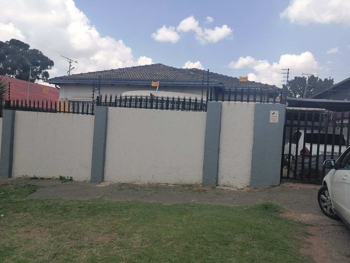Property #2562052, House For Sale in Rosettenville