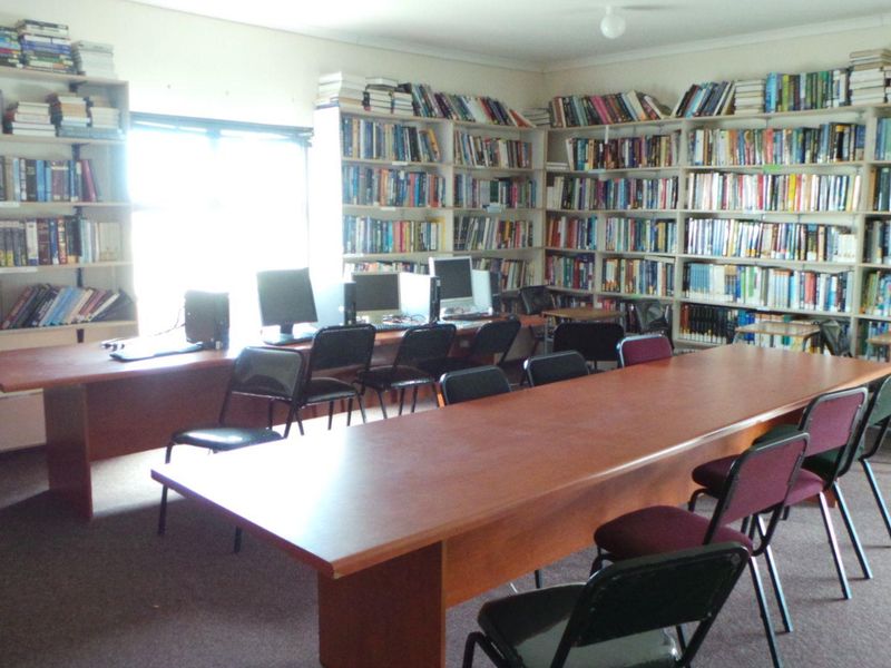 Commercial Property on busy road close to shopping center ! - Photo 5
