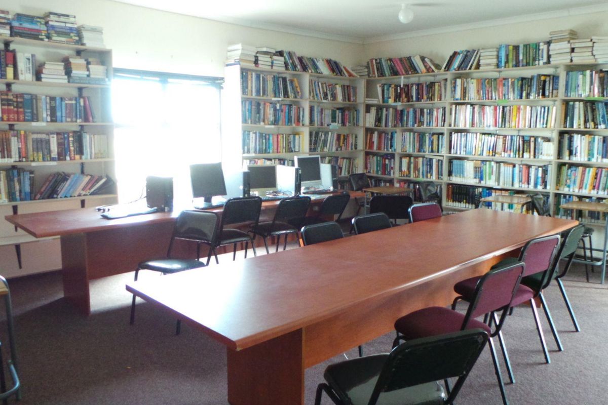 Commercial Property on busy road close to shopping center ! - Photo 5