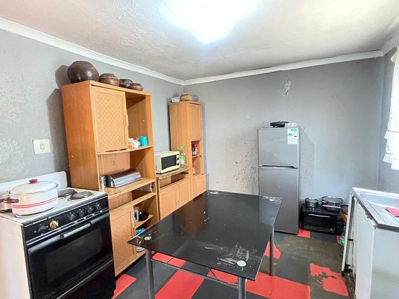 A HOME THAT CAN BE YOUR HOME!!!! - Photo 10