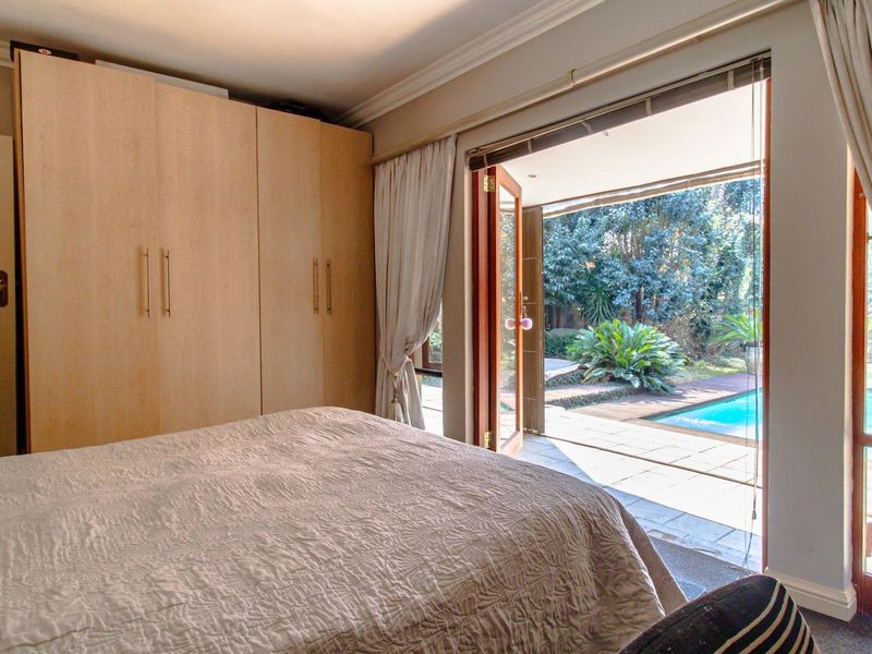 Stunning 5-Bedroom Home in Glenvista - Photo 10