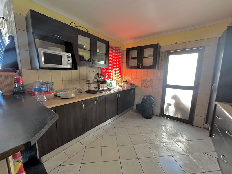Corner house for sale - Photo 2