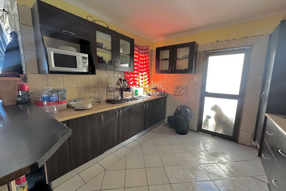 Corner house for sale - Photo 2