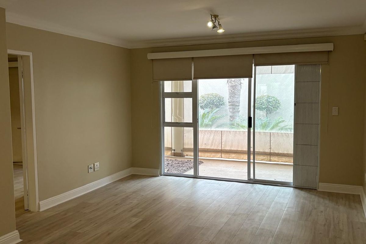 Sophisticated Ground-Floor Living in Exclusive Hyde Park - Photo 4