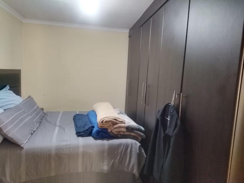 TWO BEDROOMS HOUSE FOR SALE IN SOSHANGUVE V V - Photo 5