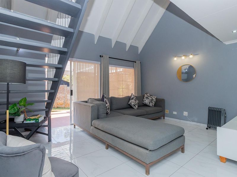 Modern, Safe & Secure 3-Bedroom Townhouse in Van Riebeeck Park - Photo 4