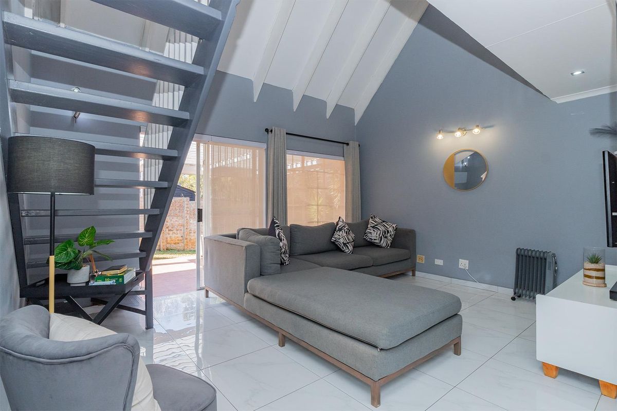 Modern, Safe & Secure 3-Bedroom Townhouse in Van Riebeeck Park - Photo 4