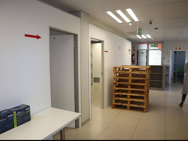 Modern and well maintained unit for sale. - Photo 5