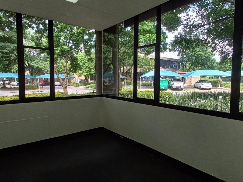 2,633m2 Office Block To Let in Isando Business Park - Photo 2
