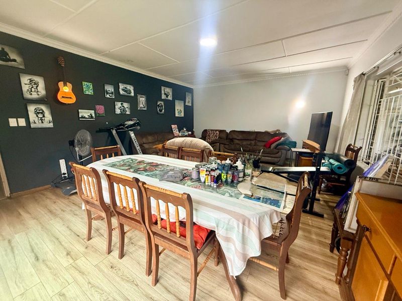Beautiful 4 Bedroom house for sale in vryheid - Photo 9