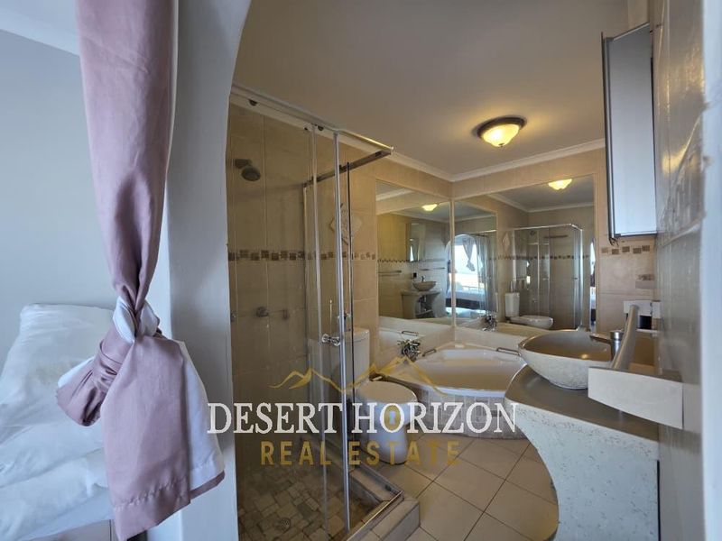 Long Beach | Stunning Double-Storey Townhouse for Sale – Sea View Living - Photo 7