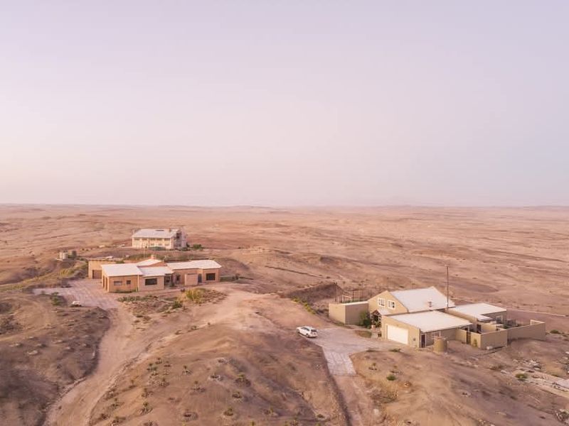 Namibian Dream: 10-Hectare Smallholding in Unique Terrain" - Photo 5