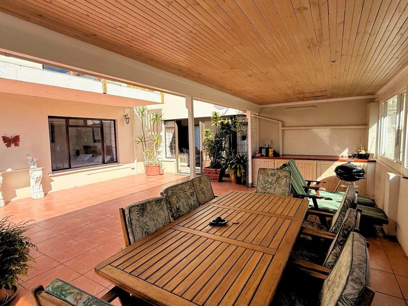 Spacious Coastal Home with Exceptional Potential in Kenton-on-Sea Asking Price: R4,600,000 - Photo 8