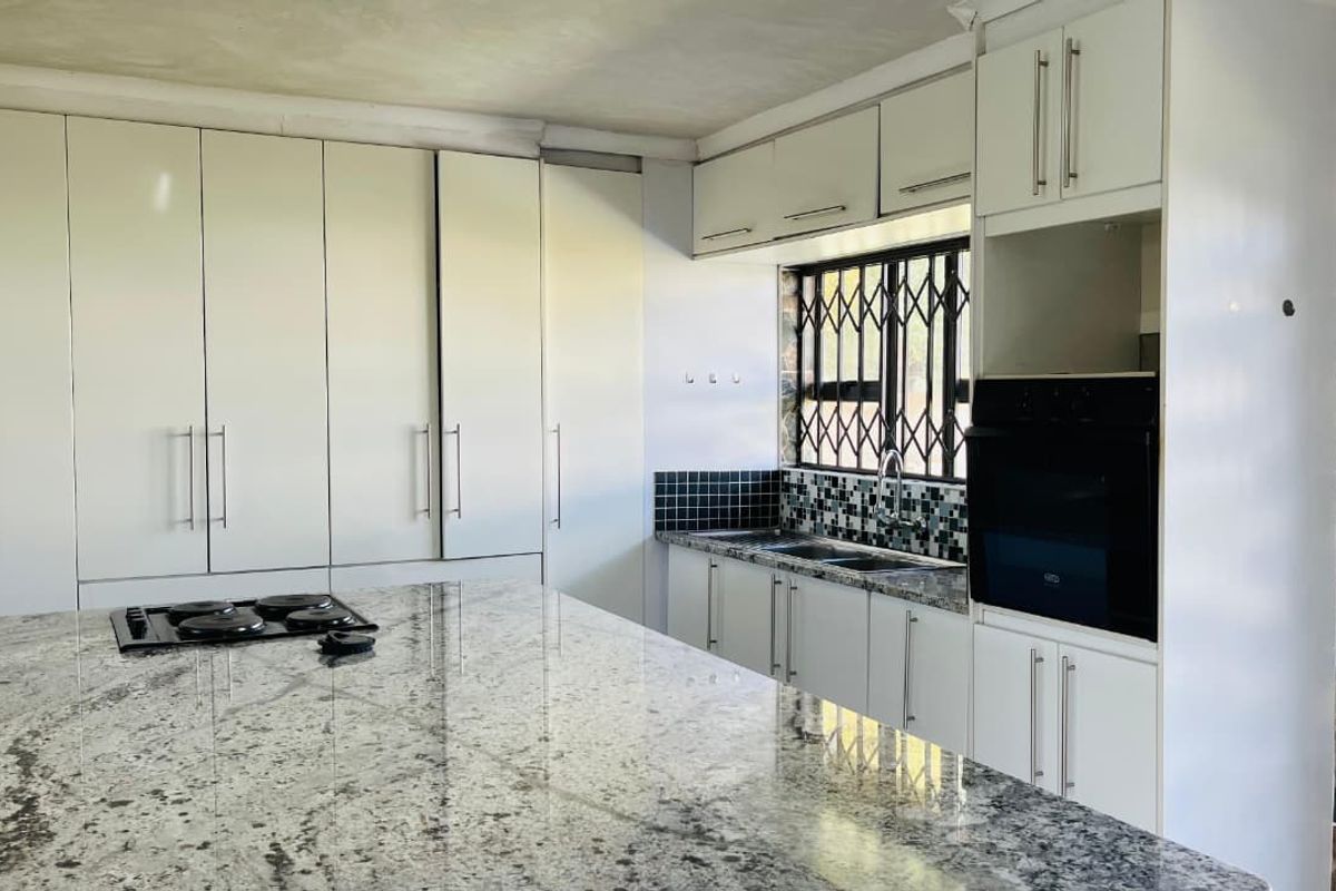 Luxury 3-Bedroom Secure Home for Rent in Brakpan – Pool, 3 Bathrooms, Study & Prime Location Near Carnival City Mall & N17 Highway - Photo 3