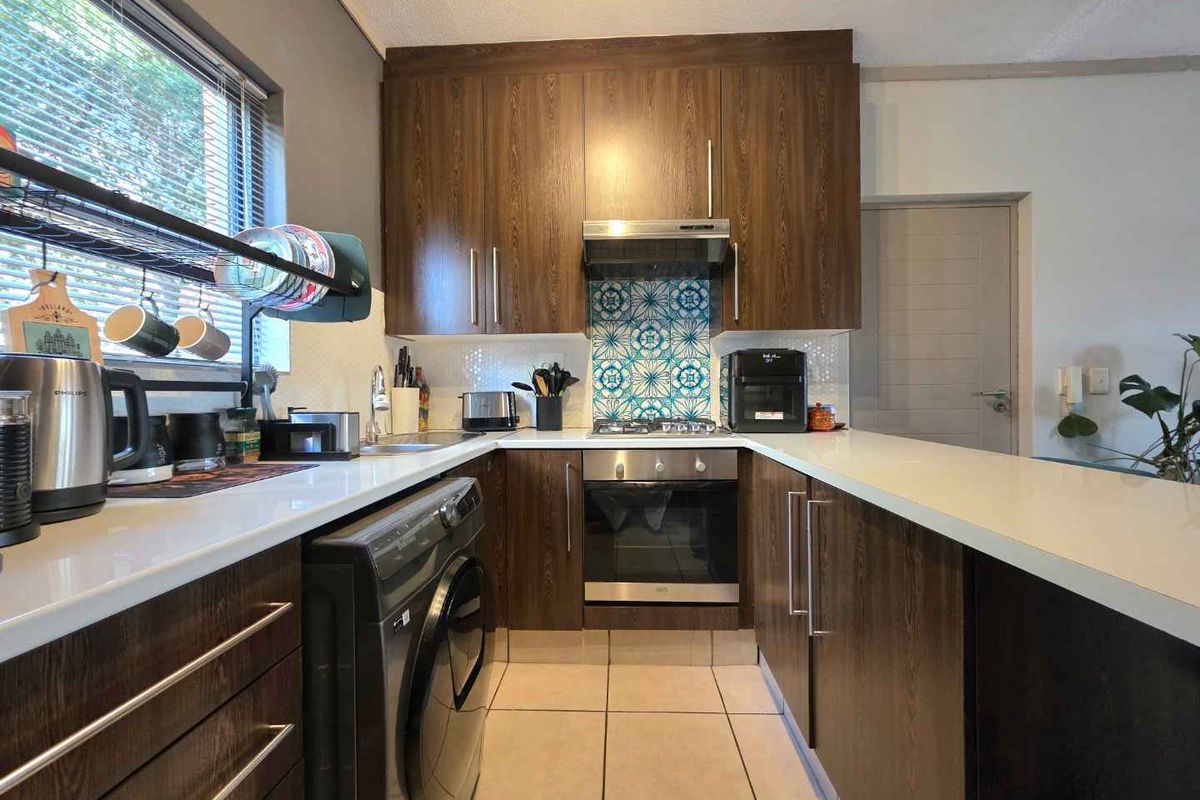 2 Bed Garden Apartment with Resort-Style Living in Secure Estate - Photo 3