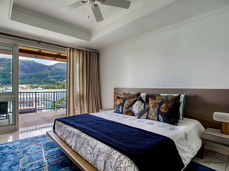 Exquisite ocean front Eden Island villa - Photo 10