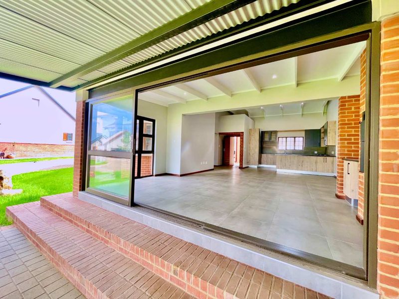 Modern Meets Farmstyle in a Wildlife Estate – Gym, Pool, Squash & More! - 2 and 3 Bedrooms! - Photo 4