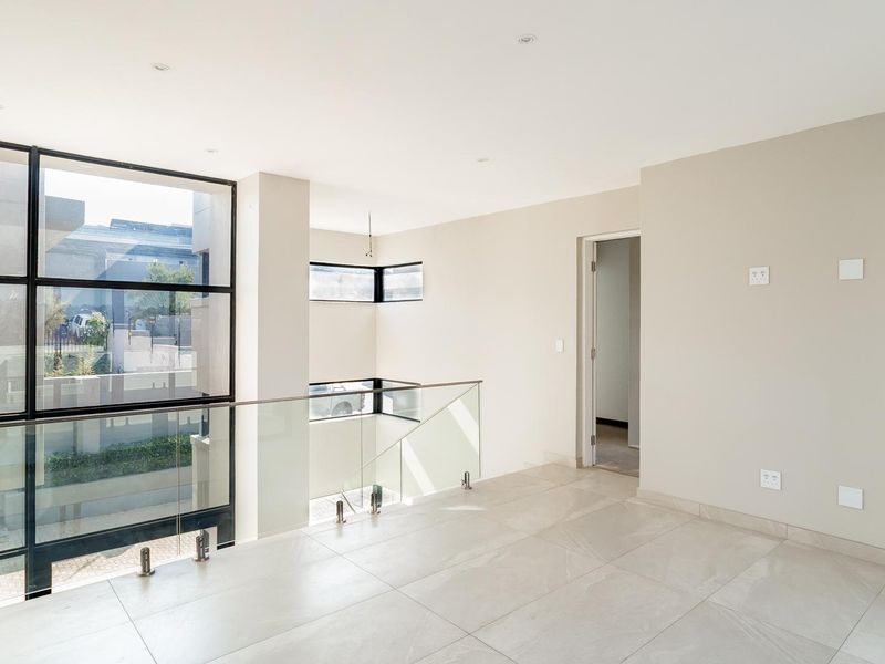 An Exceptional Opportunity in Bryanston – A Bespoke 5-Bedroom Luxury Residence in an Exclusive Enclave of Just Four Homes - Photo 7