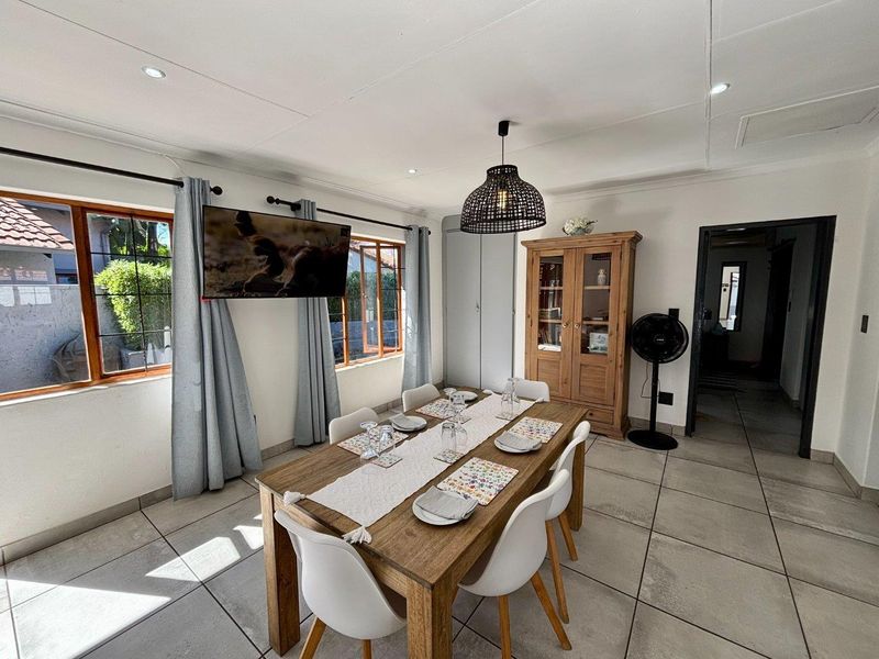 Exquisite, stylish townhouse to rent in Die WIlgers - Photo 3