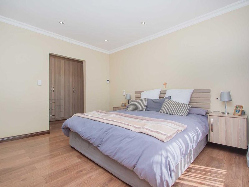 Elevate Your Lifestyle with This Stunning Family Residence - Photo 10