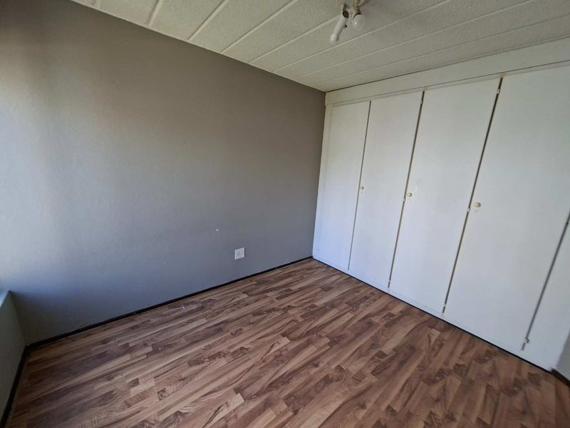 Stylish 1-Bedroom Apartment in the Heart of Morningside - Photo 2