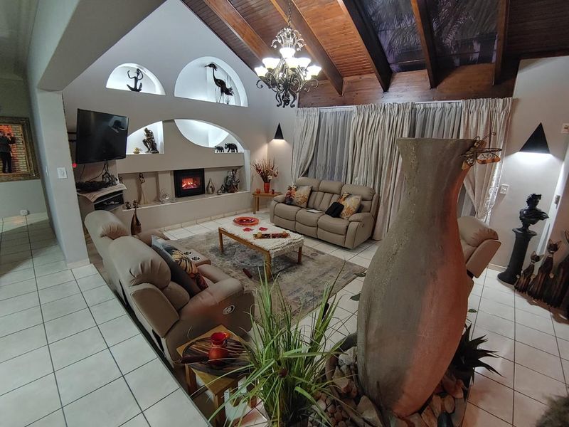 Modern Masterpiece with High Ceilings, Skylights & Massive Pool - Photo 4