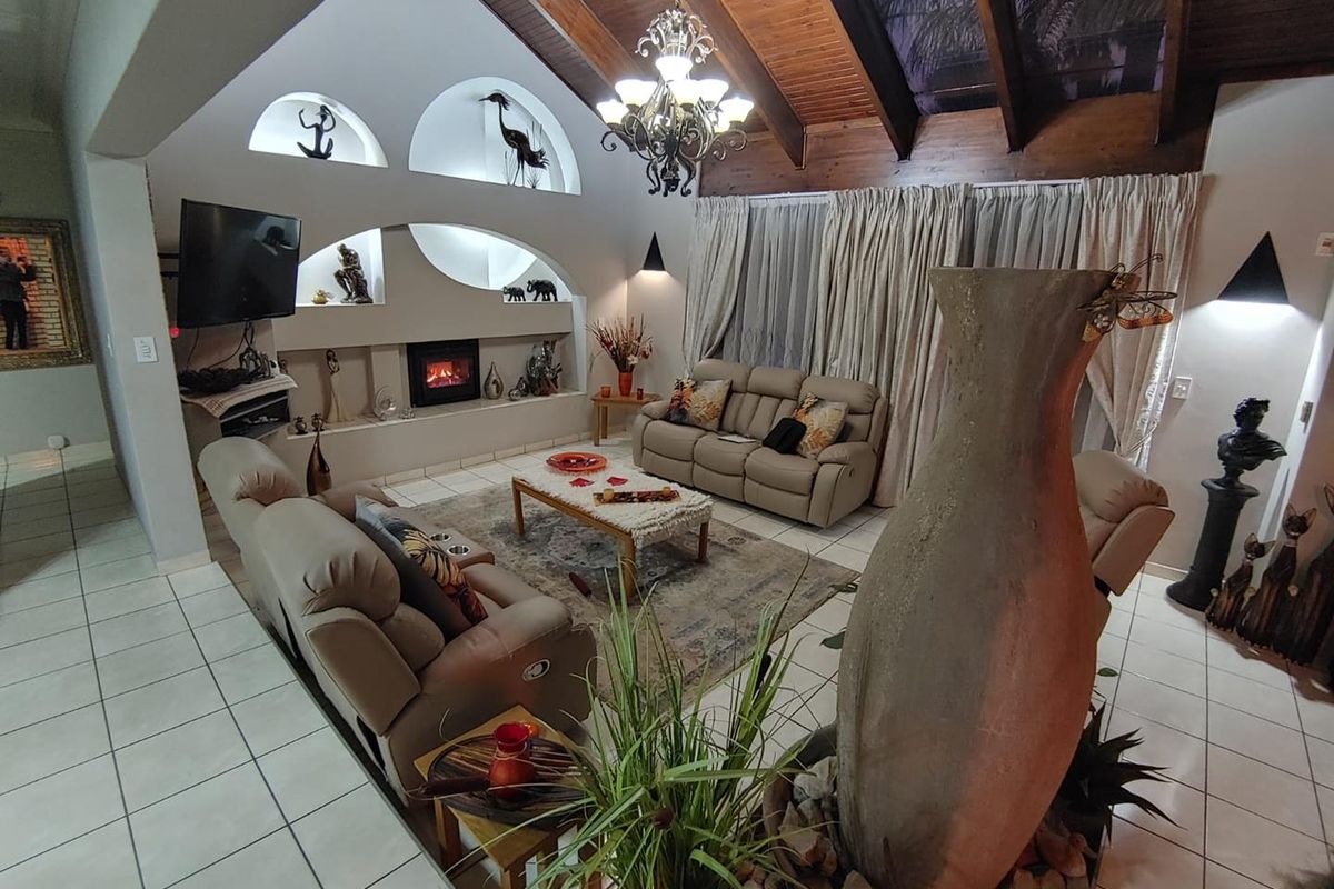 Modern Masterpiece with High Ceilings, Skylights & Massive Pool - Photo 4
