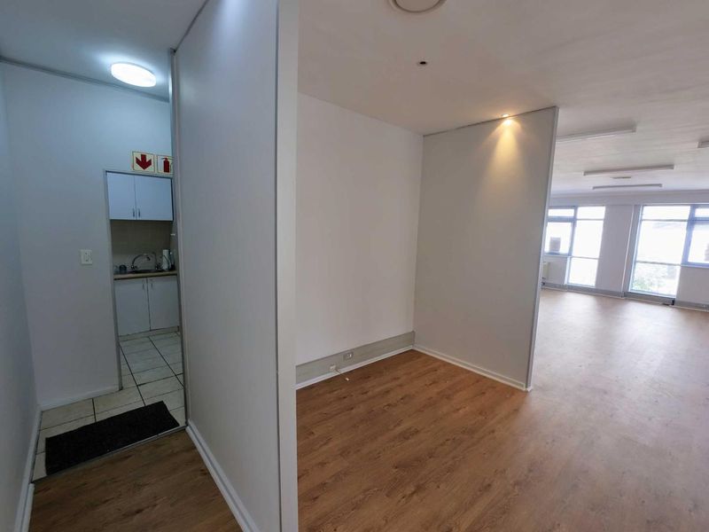 Verstile, Light-Filled Office in Century Square! - Photo 7