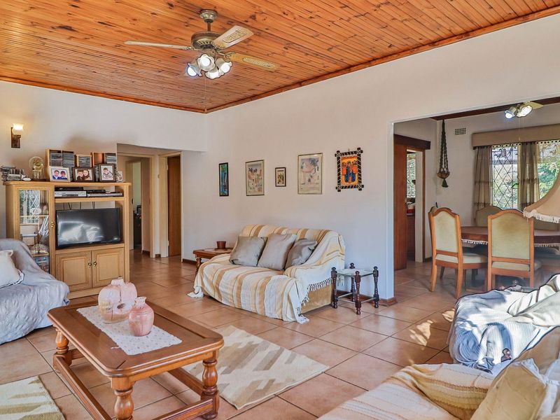 Spacious Family Home in Hayfields - Photo 8