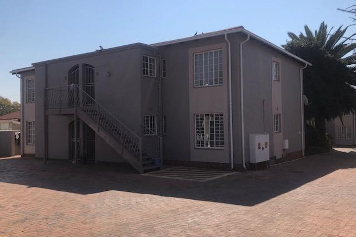 Modern Ground Floor Gem - Secure, Stylish & Superbly Located - Photo 3