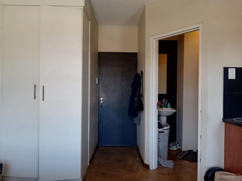 The Wall, Bachelor for sale - Photo 2