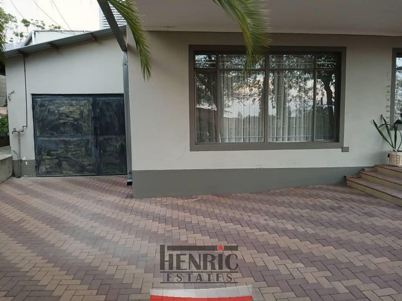 High Networth house - Photo 5