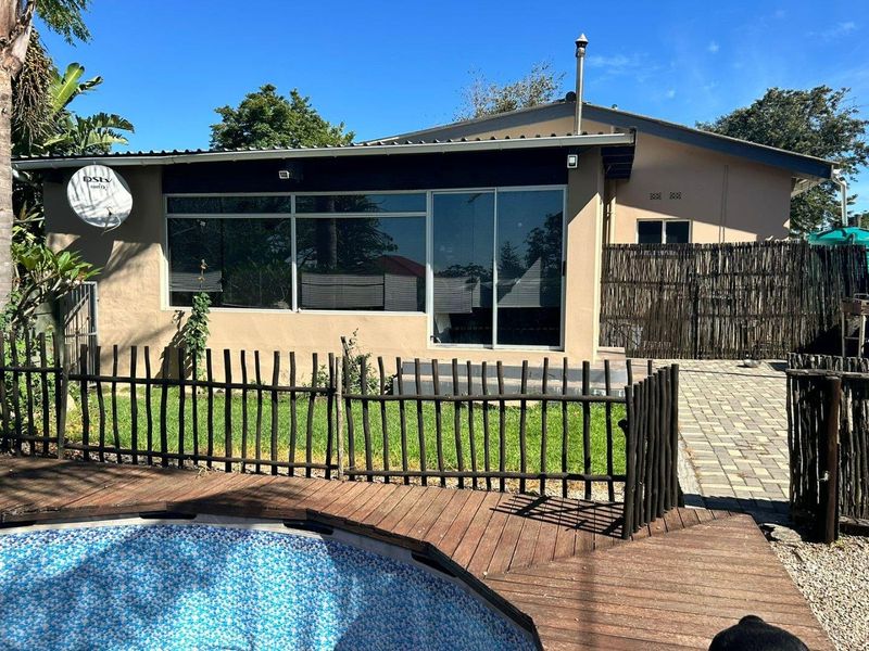 STUNNING 4 BEDROOM HOUSE WITH INCOME POTENTIAL - Photo 4