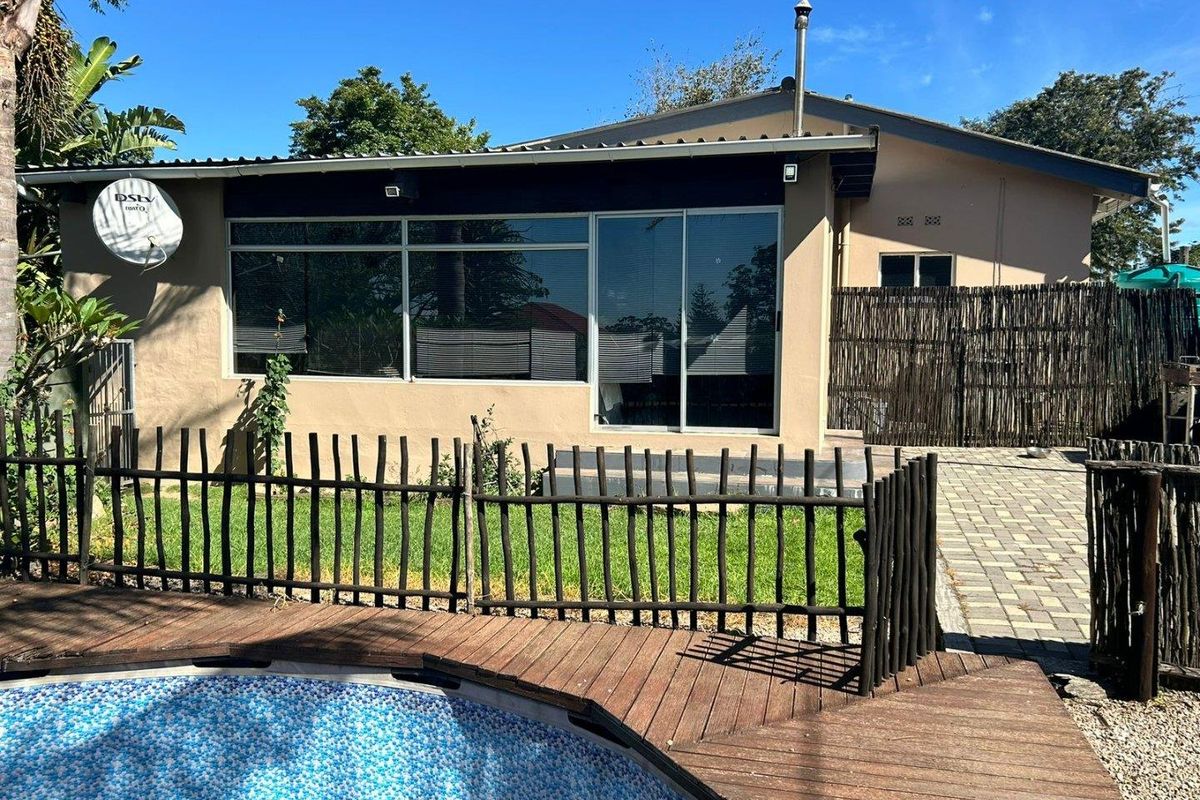 STUNNING 4 BEDROOM HOUSE WITH INCOME POTENTIAL - Photo 4