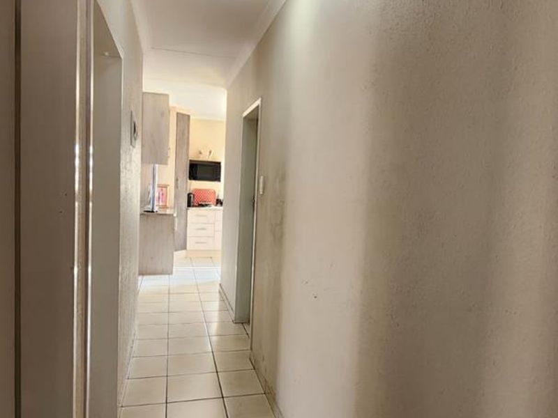 3 Bedroom House For Sale in Vanderbijlpark CE7 - Photo 4