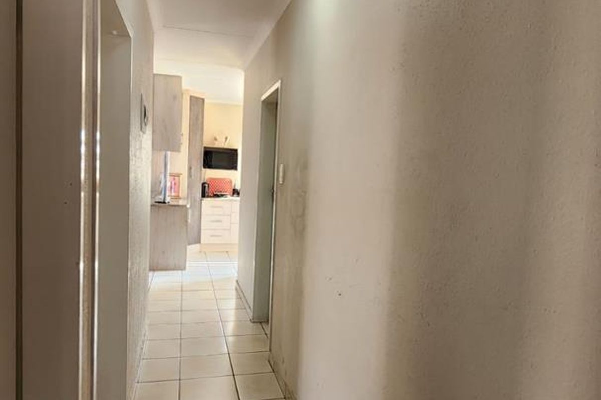 3 Bedroom House For Sale in Vanderbijlpark CE7 - Photo 4