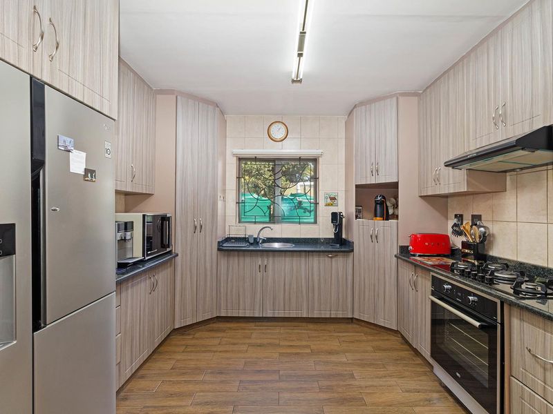 A Taste of the Tropics - Photo 6