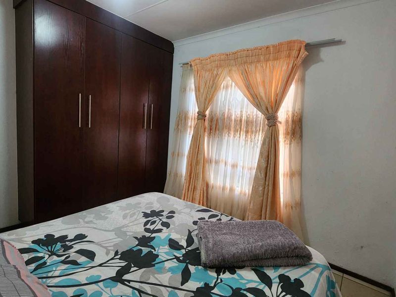 3 Bedroom House For Sale in Heatherview - Photo 6