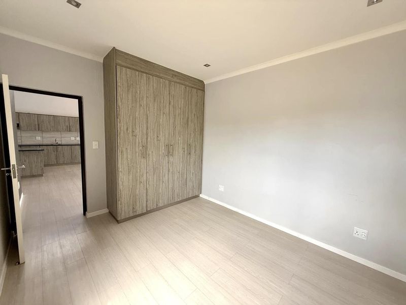 4 Bedroom House For Sale in Finkenstein Village - Photo 9