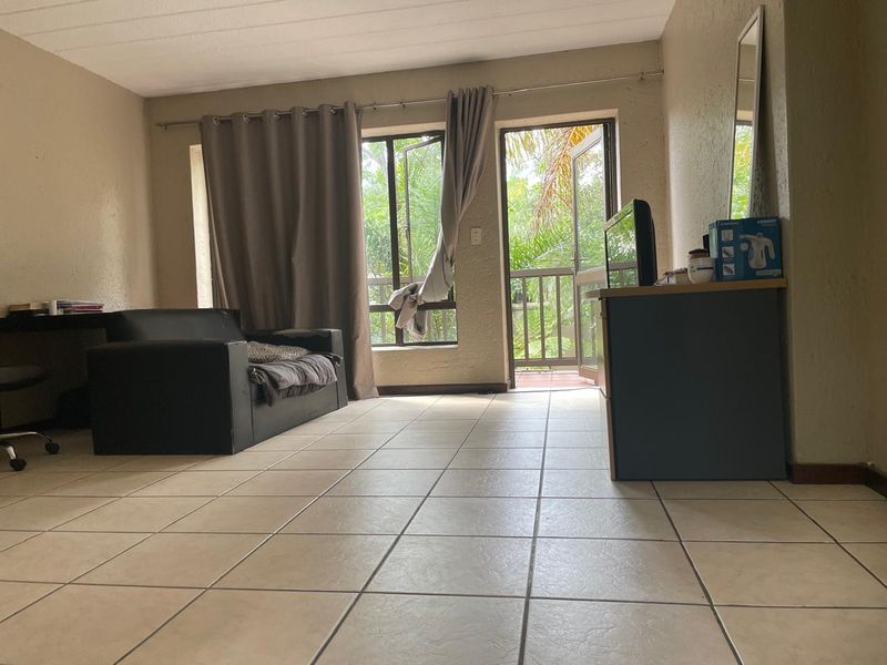 2 Bedroom apartment availble for sale in Bloubosrand - Photo 10