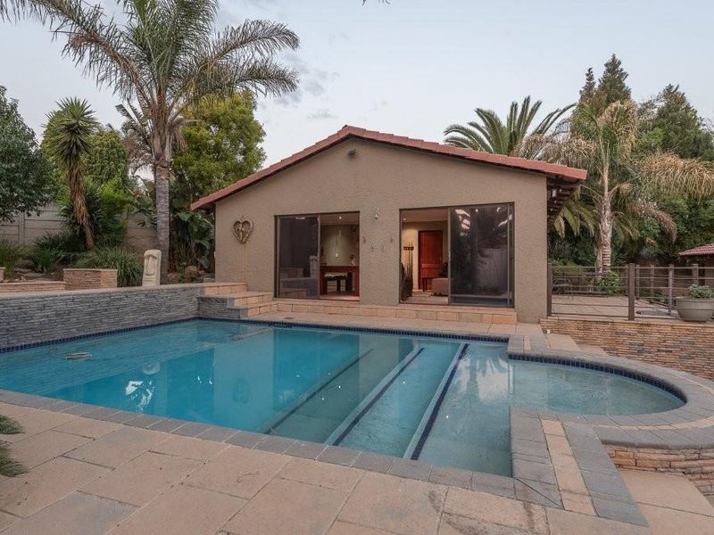 Find Your Forever Home: Luxury Meets Practicality! - Photo 4