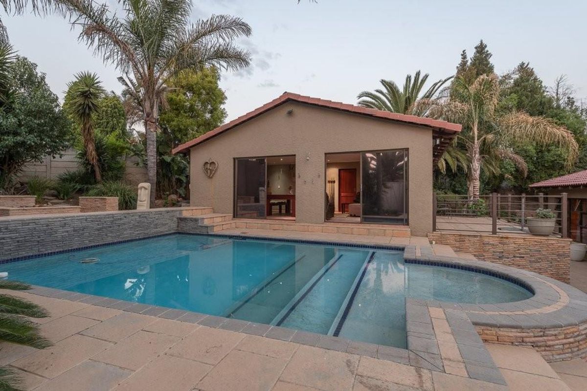 Find Your Forever Home: Luxury Meets Practicality! - Photo 4