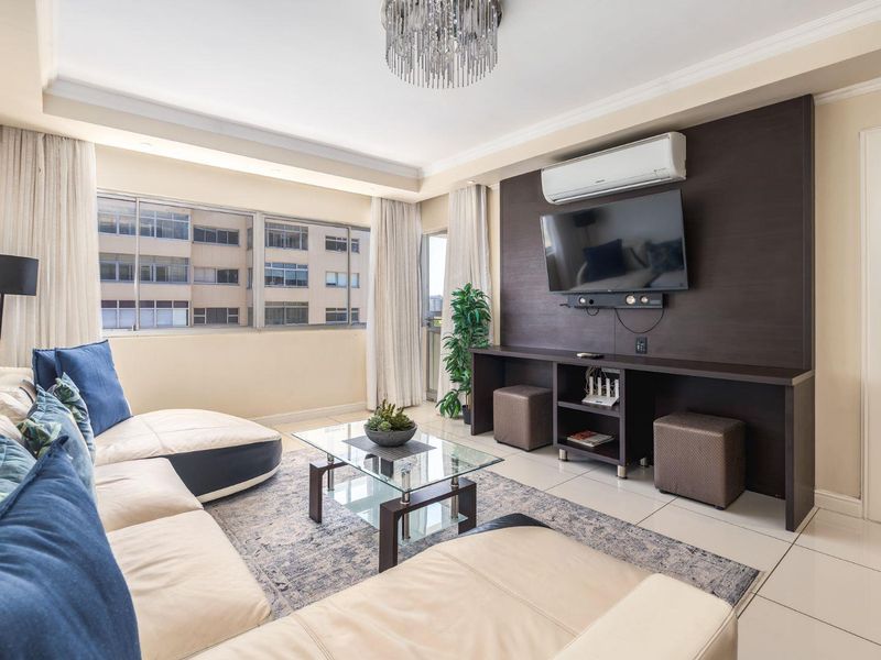 BEACHFRONT LIVING WITH EXCEPTIONAL FLEXIBILITY ALONG THE MOUILLE POINT MILE - Photo 5