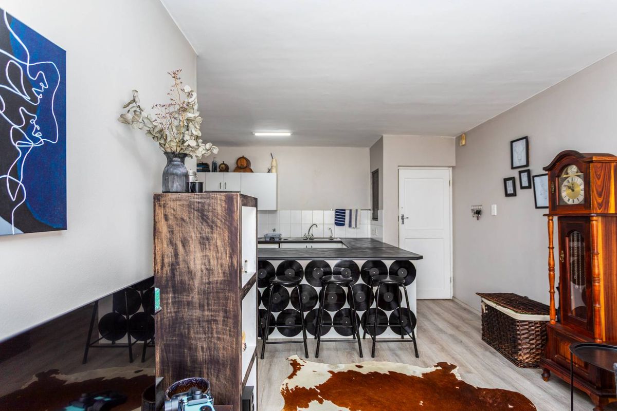 Modern Two Bedroom Ground-Floor Living in the Heart of Durbanville - Photo 4