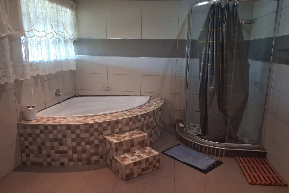 4 Bedroom House To Rent Unitas Park - Photo 4