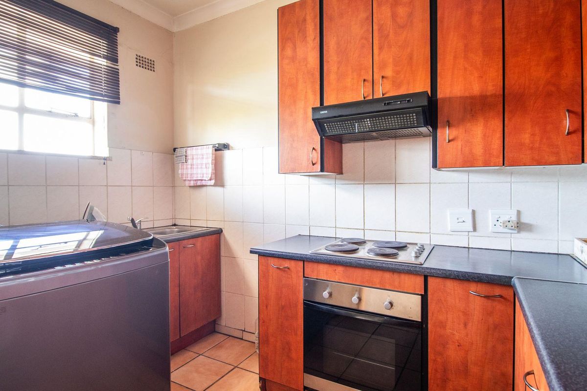 Prime Location & Modern Comfort in One Package - Photo 3