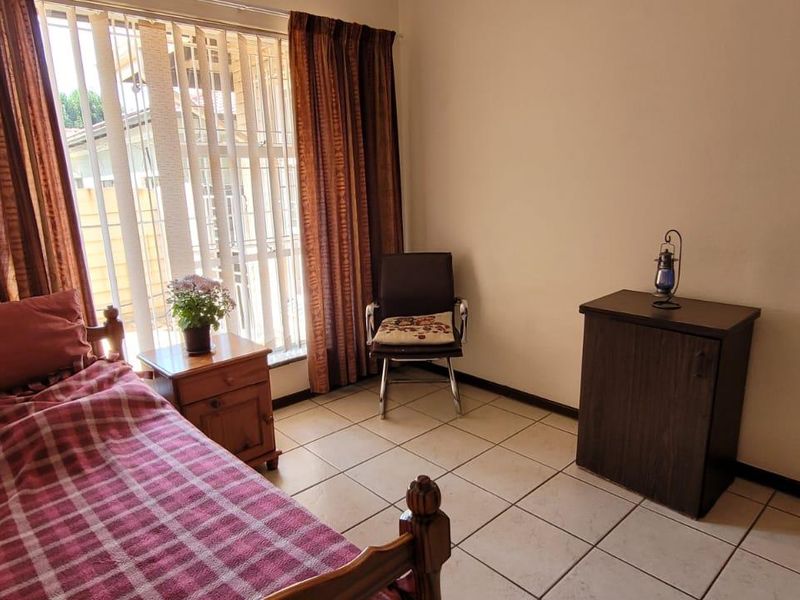 Dual-Living Potential in Randhart - Photo 10